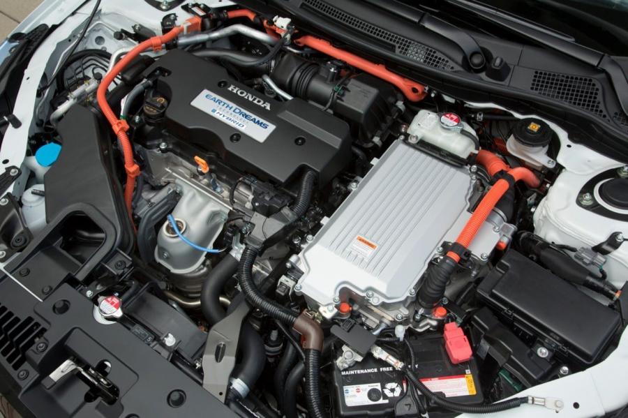  Honda Accord Plug-In Hybrid 2014 года  (фото 5 из 109)